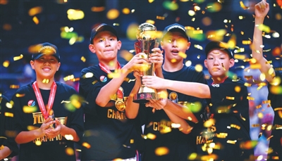 出征, 夺全国小学, img