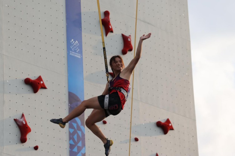 上进行向上, 储守宏则在, cente